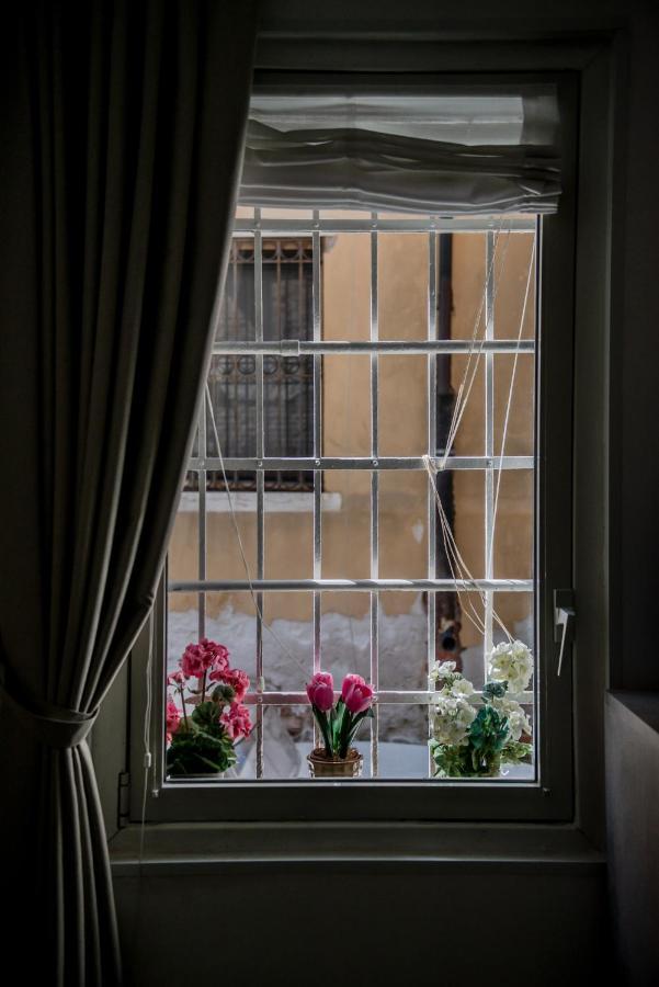 Gondola Rosa, Incantevole Vista Sul Canale Venecia Exterior foto